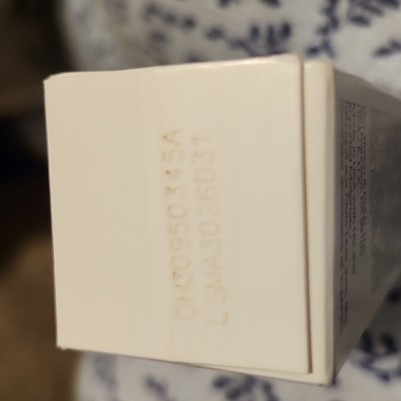 Rodan and Fields Reverse 3PM Step #3 tone correcting treatment. - Picture 7 of 7